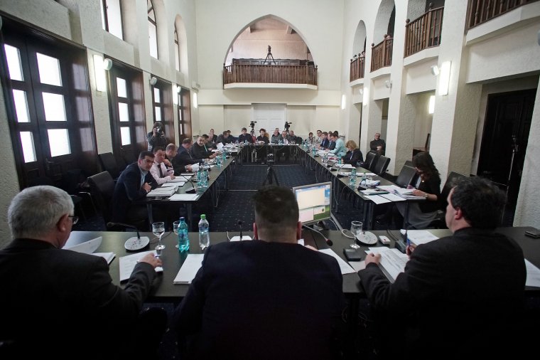 Négymillió lejt költött volna saját megtakarításából a város, de a tanácsosok leszavazták
