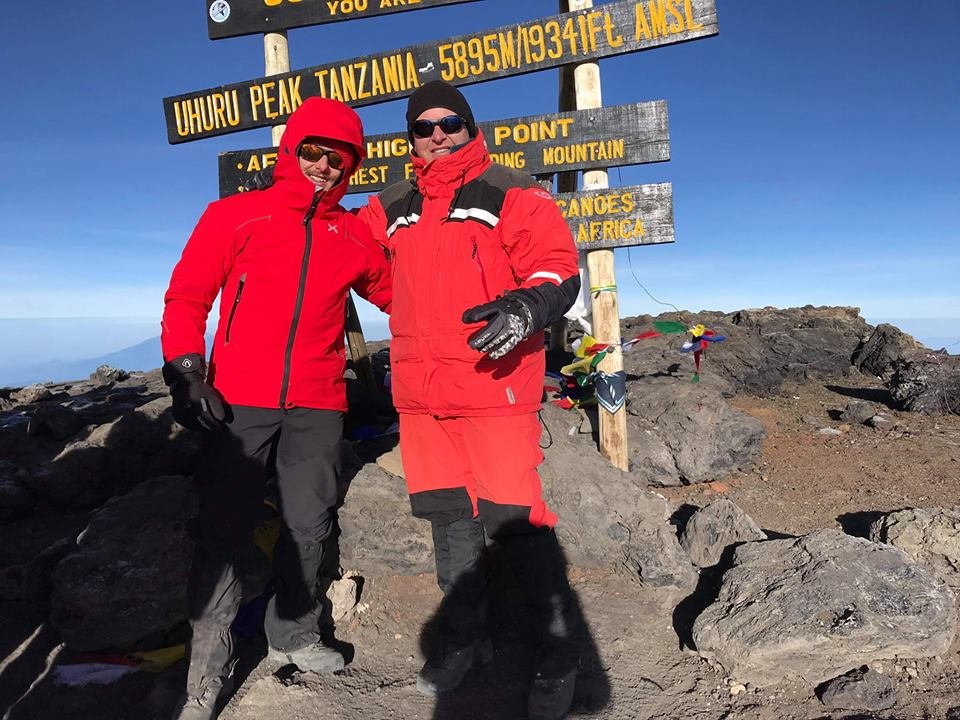 Afrika tetején Kovács Róbert Zoltán és fia, Ákos •  Fotó: Facebook/Salvamont Mures