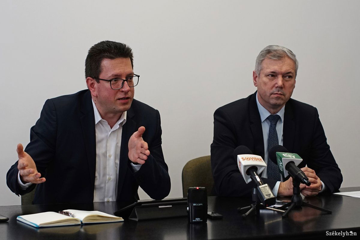 Vincze Lóránt (balra): a lokálpatriotizmus egy érzés, amelyet amikor az embernek lehetősége adódik, tettekben is megmutat • Fotó: Haáz Vince