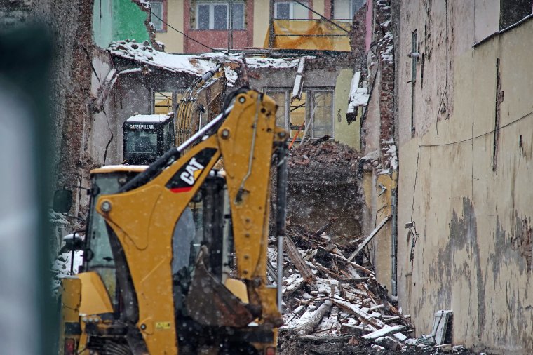 Lebontottak egy főtéri házat Marosvásárhelyen