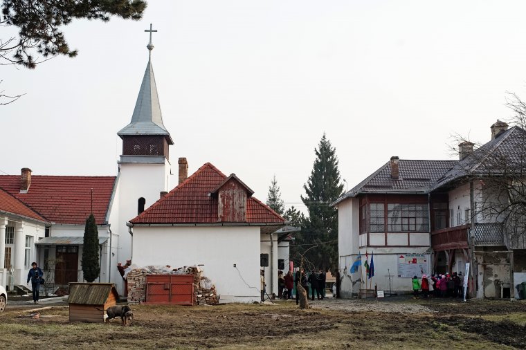 Magyar jövőt építő alapkőletétel Nyárádszeredában