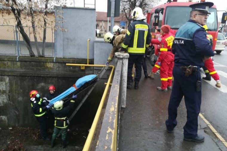Holttestet találtak a turbinaárokban