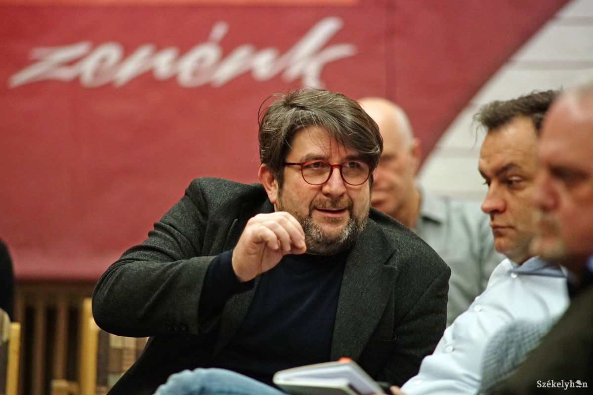 Gáspárik Attila  az intézményesített cenzúrát nehezményezi •  Fotó: Haáz Vince