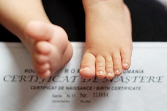 Olténiából indult és Erdélyig vezetett egy háromhetes gyermek 7000 eurós eladása