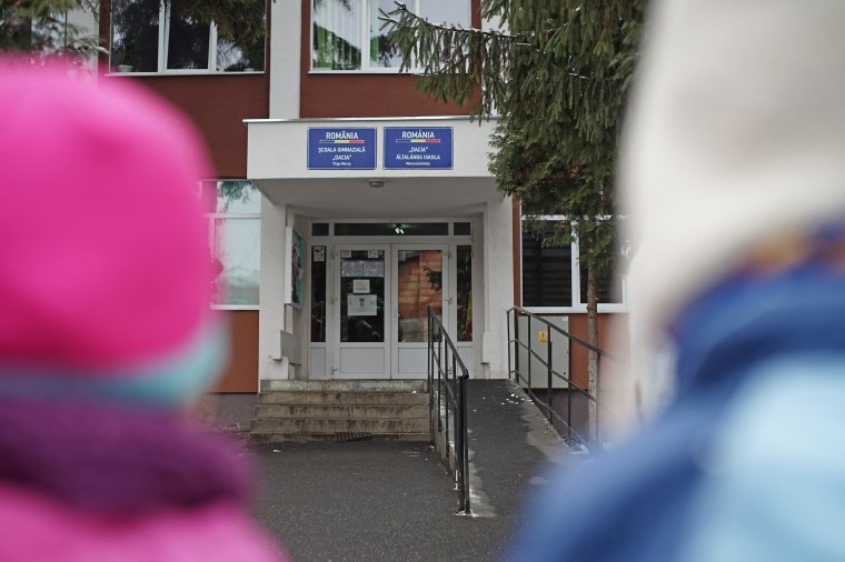 A hagyományos, félévekre bontott tanév mellett foglaltak állást a romániai magyar pedagógusok