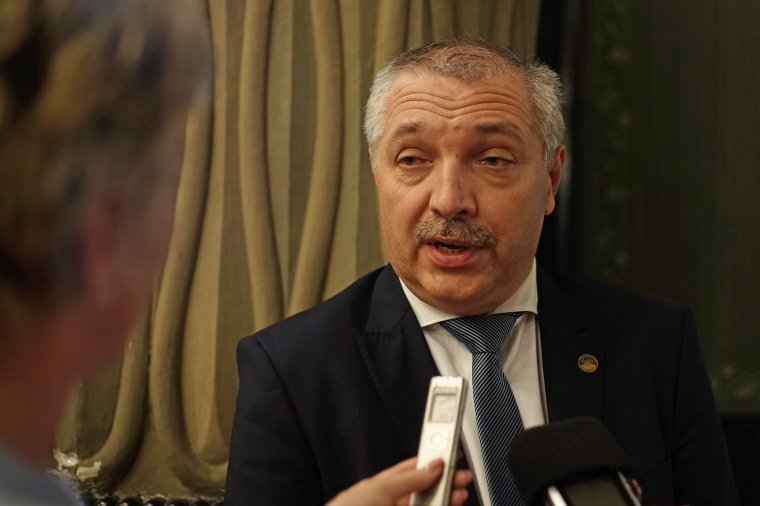 Elismeri a MOGYE a téli vizsgaidőszakban szerzett jegyeket, de a tanárok ellen vizsgálat indul