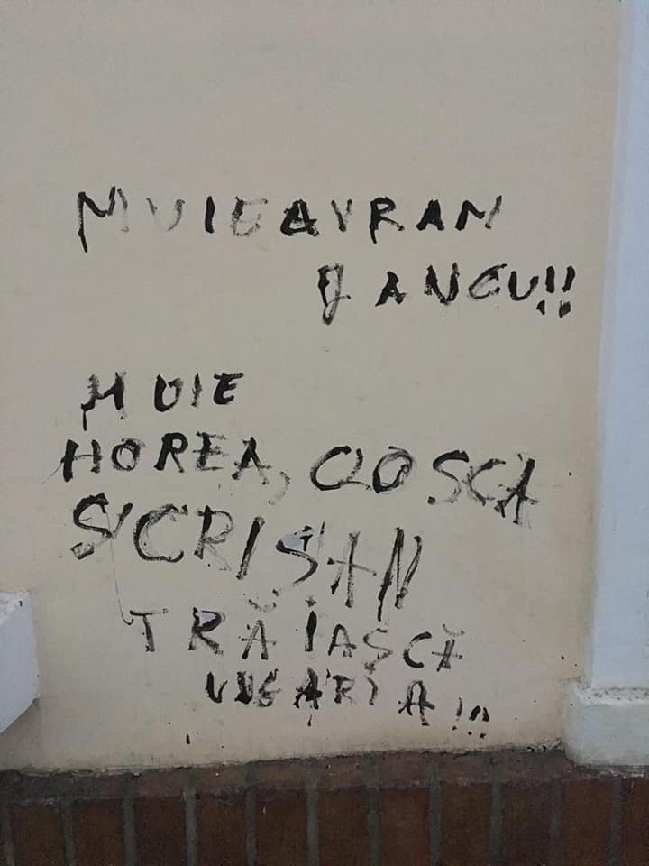 Már aznap törölték a románokat sértő feliratot •  Fotó: Marius Pascan/Facebook