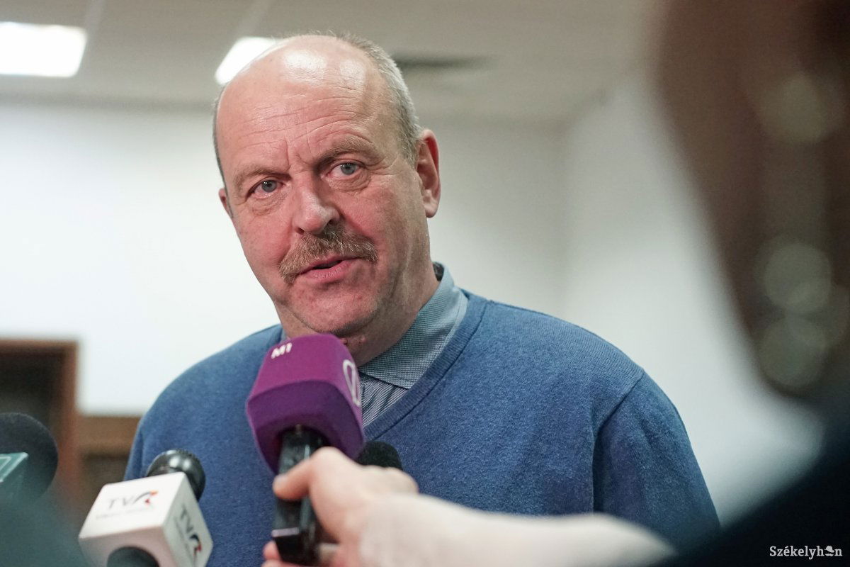 Szabó Béla. Még nem tudják, hogy mit lépnek •  Fotó: Haáz Vince