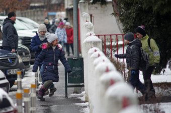 Véget ért a téli vakáció, de féltucat iskolában nem kezdődik még a tanítás a havazás miatt