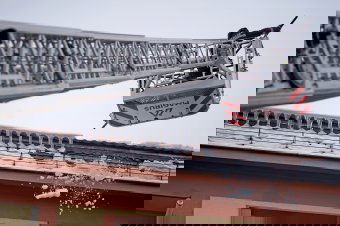 Épületről lezuhant jégdarab okozta egy nő halálát Bukarestben