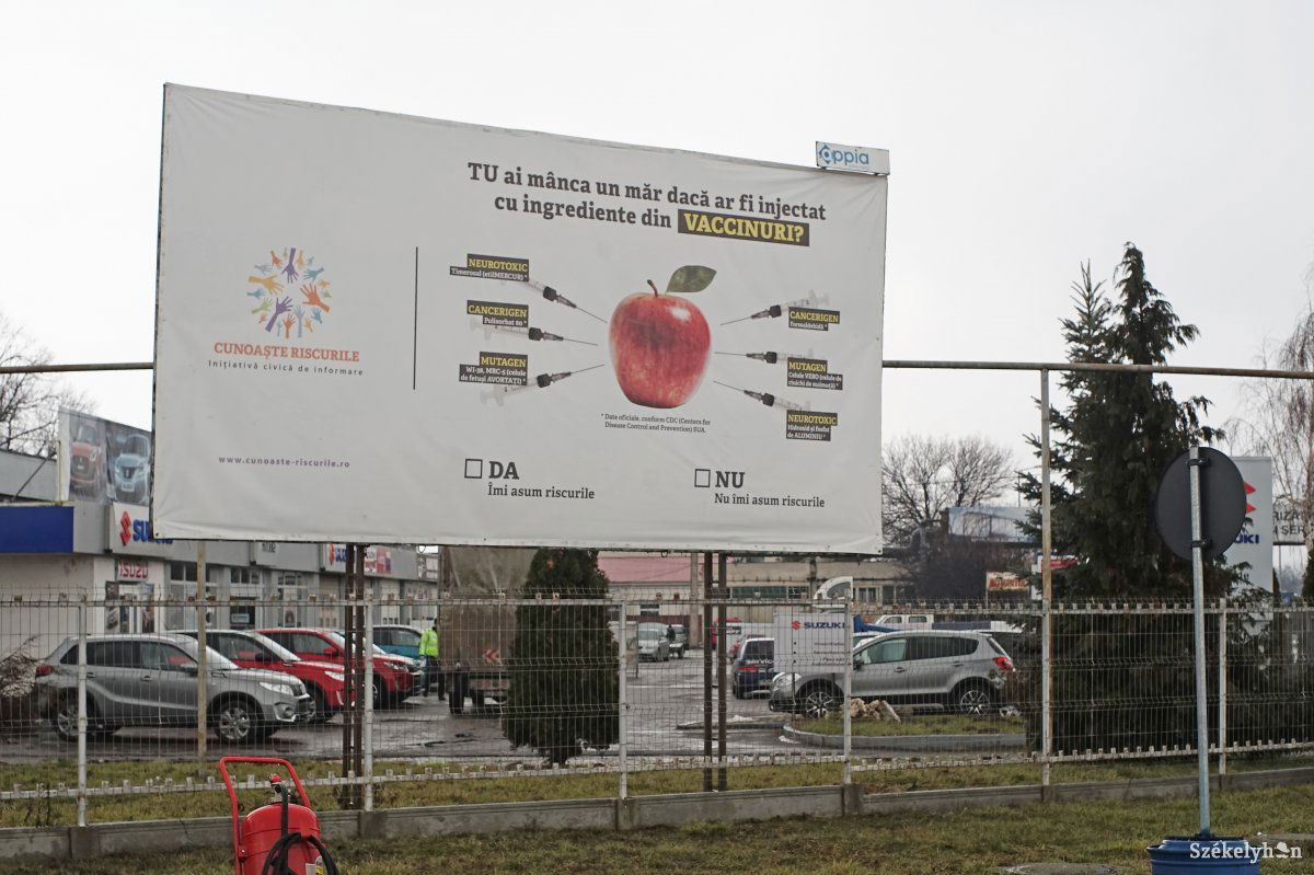 A héten derül ki, hogy törvényesen vannak kihelyezve a plakátok vagy sem •  Fotó: Haáz Vince
