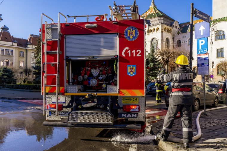 Lángok csaptak fel egy autóban Marosvásárhelyen