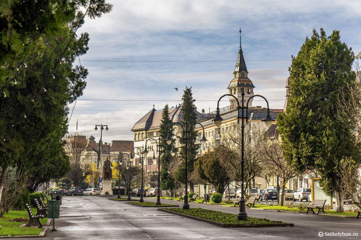 Pénteken, szombaton és vasárnap este nyolc órától üres lesz Marosvásárhely főtere •  Fotó: Haáz Vince