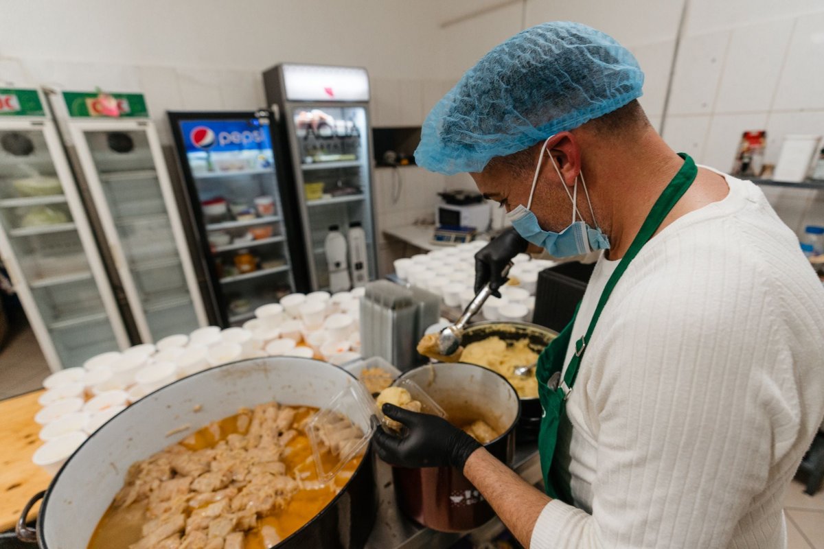 Elkészült az ezer darab töltött káposzta &bullet;  Fotó: Maris Cristian Daniel