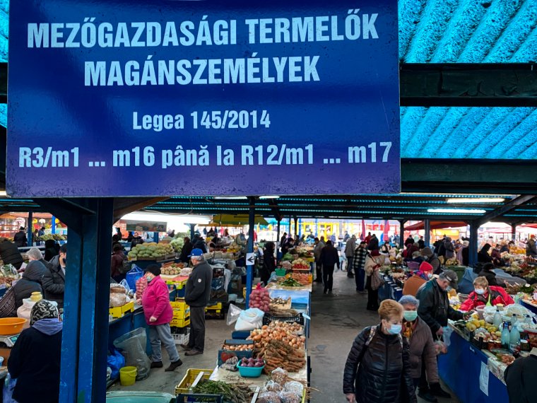 A járványhelyzet miatt kevesebb időskorú jár piacra