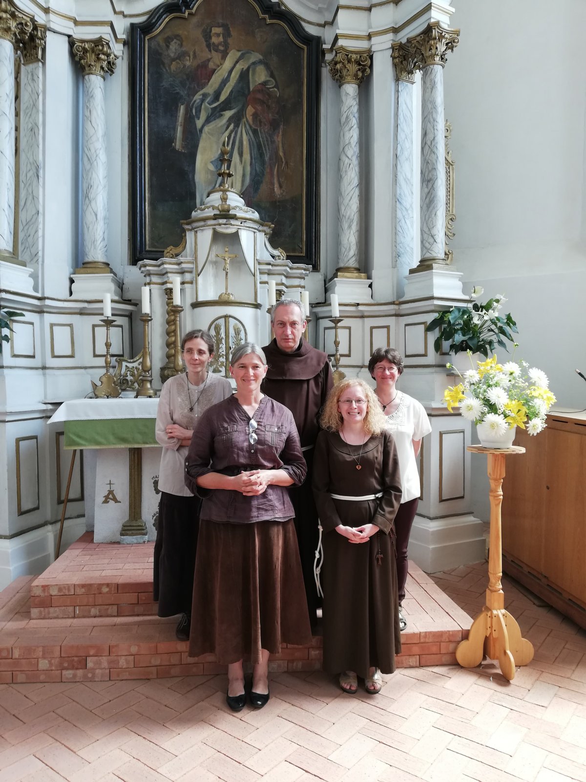 Kovács Orsolya társaival - a Ferences Világi Rendhez tartozó magánfogadalmasok •  Fotó: Kovács Orsolya személyes archívuma