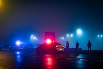 Két autó és egy lovasszekér ütközött, egy gyermek súlyos állapotban van