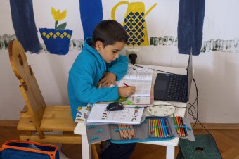 Zord idő esetén át lehet térni online oktatásra azokon a településeken, ahol az infrastruktúra megengedi