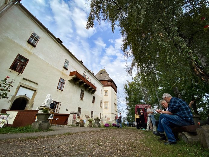 Száz év után újra Marosvécsre hív a Helikon, jubileumi írótalálkozót tartanak a Kemény-kastélyban