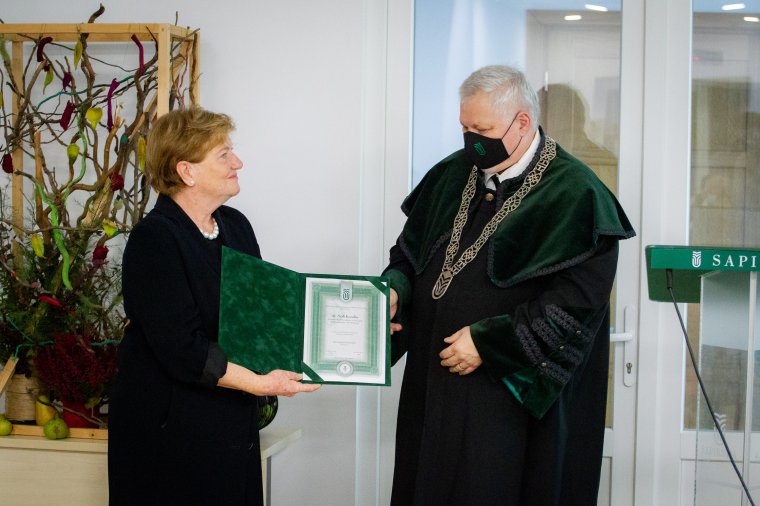 Meghittebben, családias körülmények között ünnepelte fennállásának huszadik évét a Sapientia