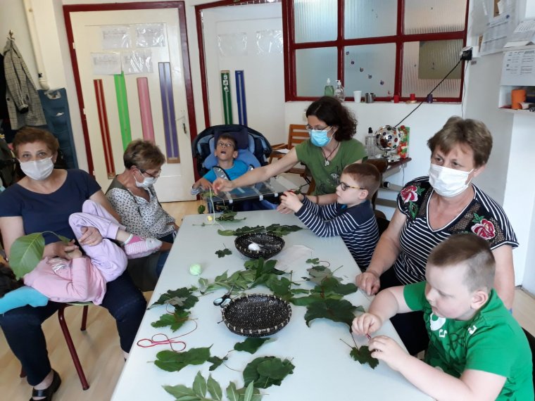 Művészetterápiával fejlesztették a fogyatékkal élő gyerekeket