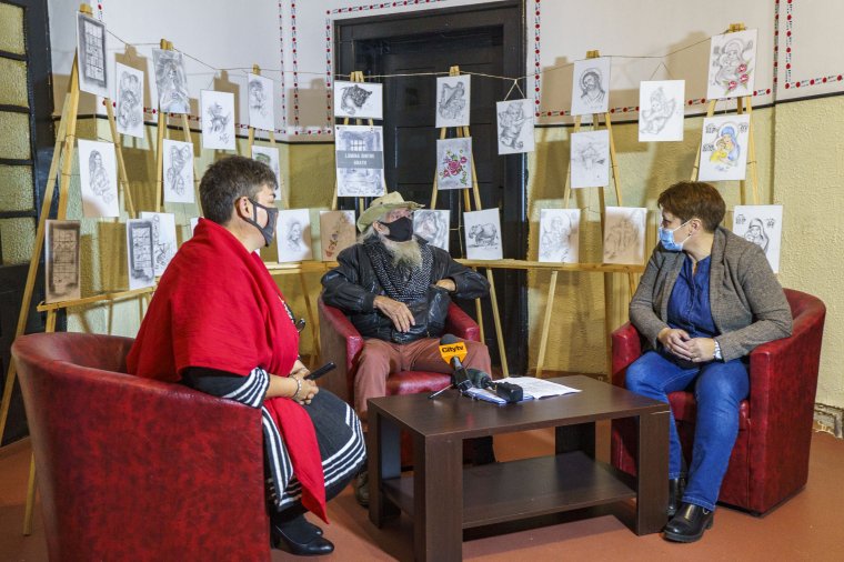 Tizenegy éve börtönben ülő fiatal rajzaiból nyílt tárlat Marosvásárhelyen