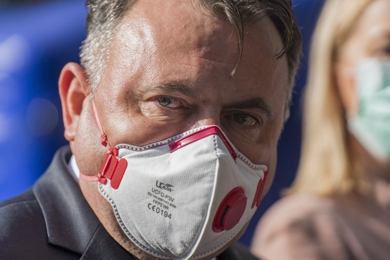 Tătaru reméli, hogy év végéig, jövő év elejéig megérkezik Romániába a koronavírus elleni védőoltás