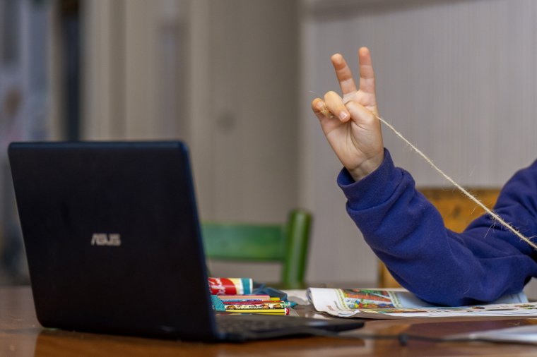 WHO: a gyerekeket módszeresen fel kell világosítani az online erőszak formáiról