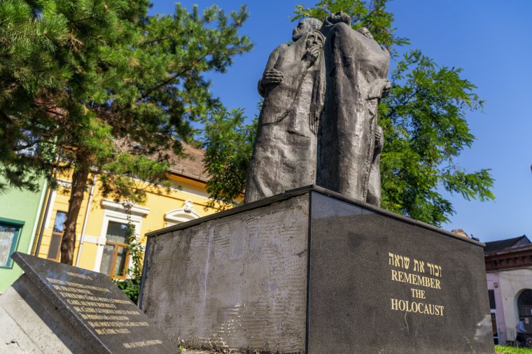 Hőtágulás következtében rongálódhatott meg a Holokauszt-emlékmű talapzata