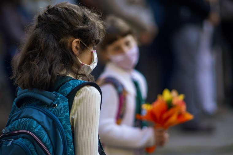 A szeretet ábrázata a maszk mögött