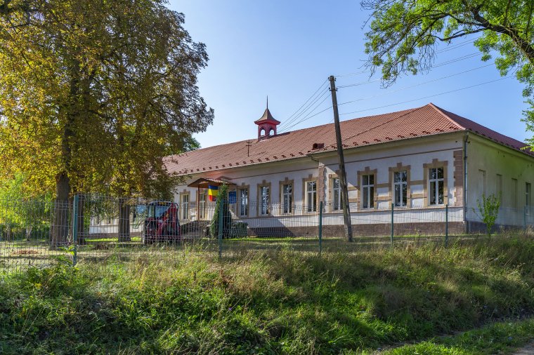 Táblagépekre és statisztikára várnak a vörös forgatókönyvvel kezdett iskolában