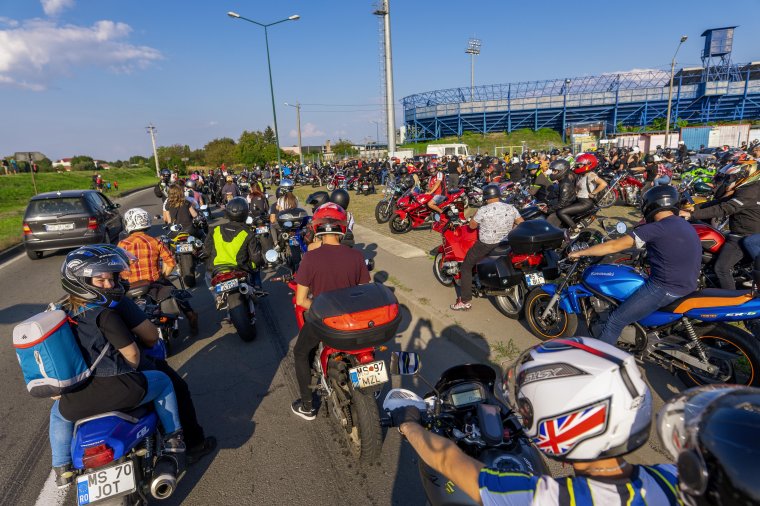 A maszkviselés fontosságára hívták fel a figyelmet a marosvásárhelyi motorosfelvonuláson