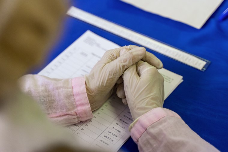 Exit poll: a jobboldal jelöltje, Nicușor Dan lesz Bukarest főpolgármestere
