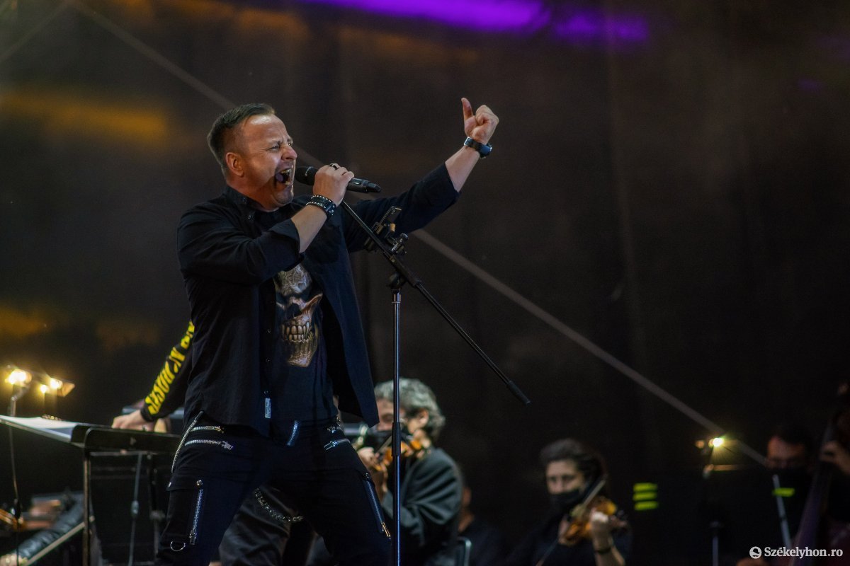 Andrei Varga meghívott énekes •  Fotó: Haáz Vince