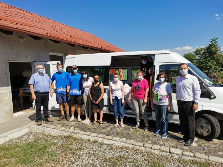 Ruhaadománnyal támogatta a Mátészalkai Szakképzési Centrum a Diakónia Keresztény Alapítványt