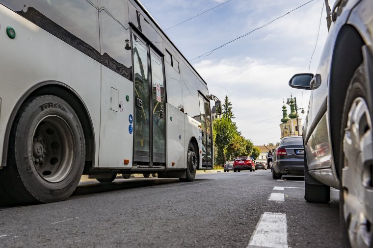 Autóbusz és személygépkocsi ütközött Marosvásárhely központjában