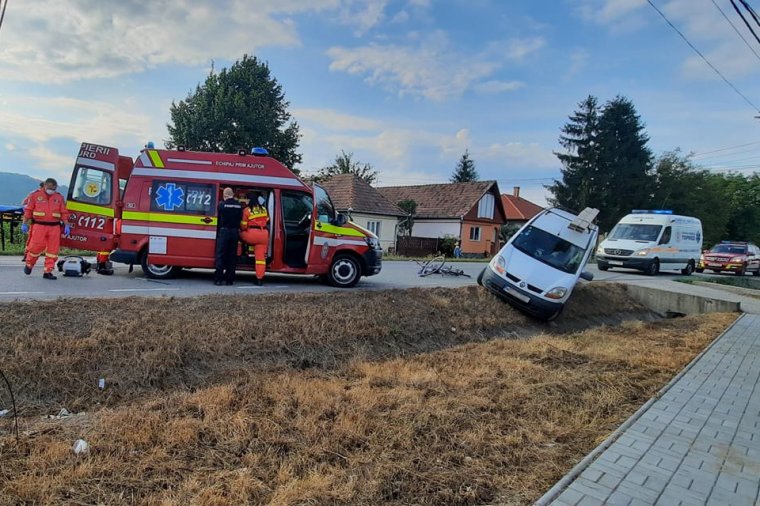 Bicikliseket előzött a kerékpáros, amikor elgázolták