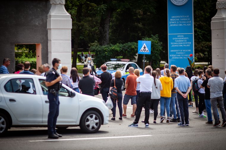 Orvosira kétszer annyian jelentkeztek, mint ahány hely volt, gyógyszerészetire kevesebben