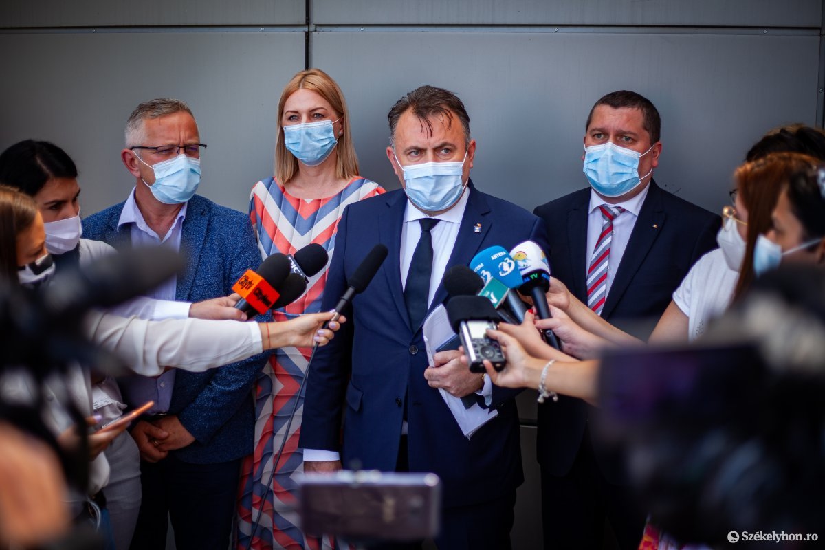 A miniszter szerint két hét múlva az esetszámok csökkenésére lehet számítani •  Fotó: Rab Zoltán