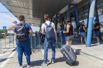 Határellenőrzés nélkül utazhatunk vasárnaptól a repterekről