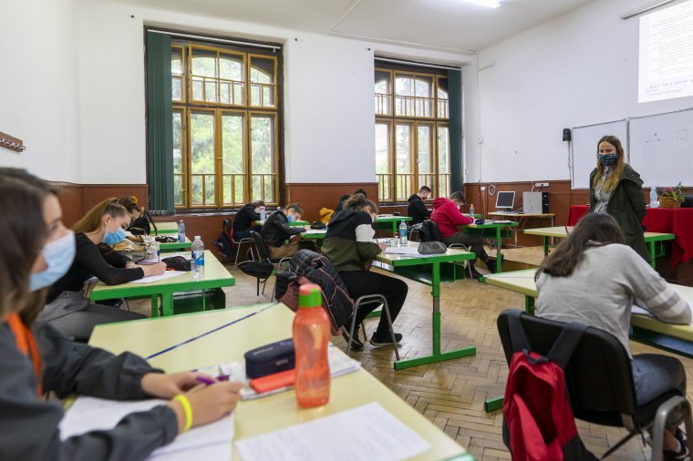 Csak a rászoruló diákok kapnak ingyenmaszkot