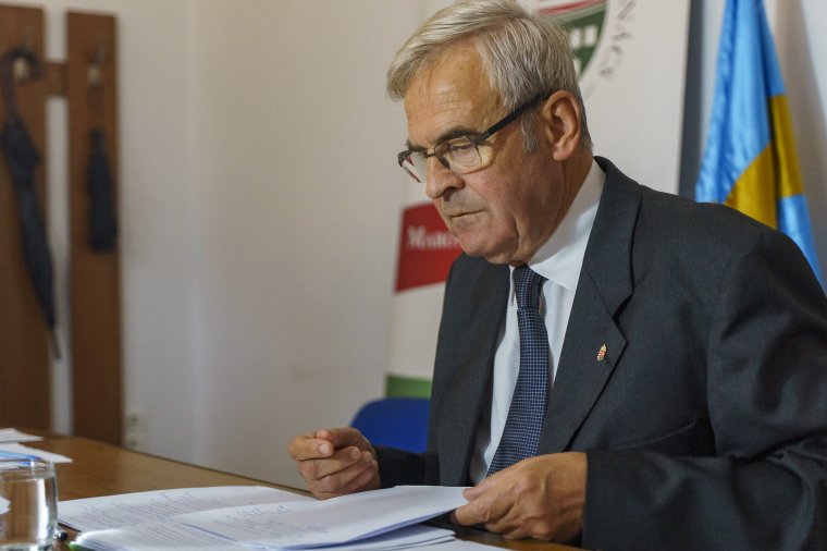Tőkés igazság- és jóvátételt követel a fekete március és a székely politikai foglyok ügyében