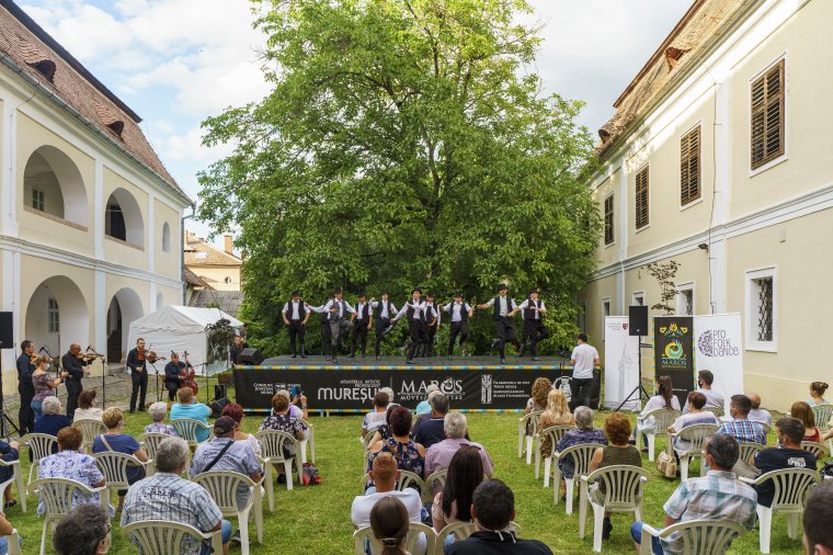 Konfliktust eredményezhet az oltáshoz kötött rendezvénylátogatás