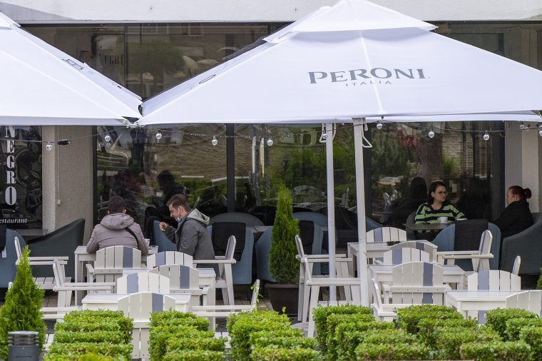 Megvan a 3,5 millió beoltott, enyhít a korlátozásokon Magyarország