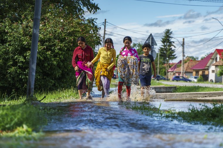 Ötmillió lejt utal ki a kormány az árvíz által sújtott lakosság megsegítésére