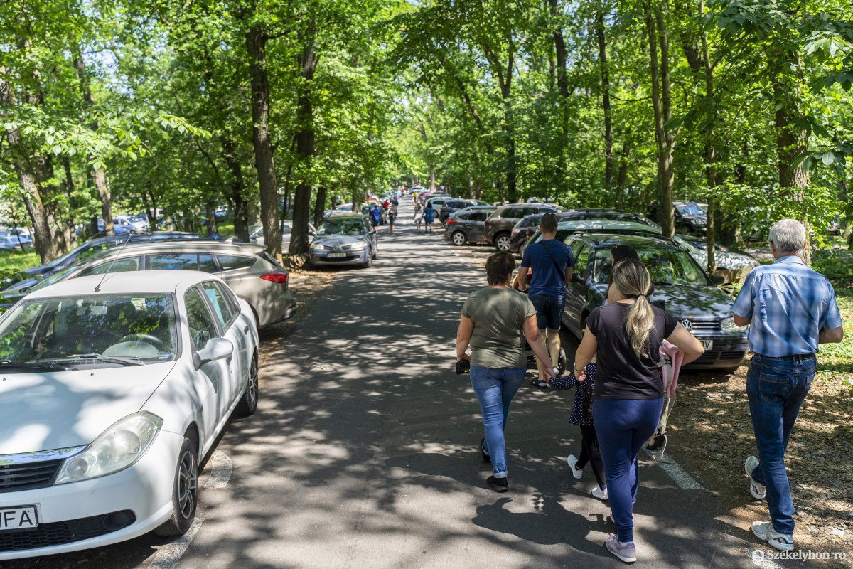 Marosvásárhely közel van a nagyvárosokhoz, ezért sok turista jön ide, de nem töltik itt az éjszakát •  Fotó: Haáz Vince