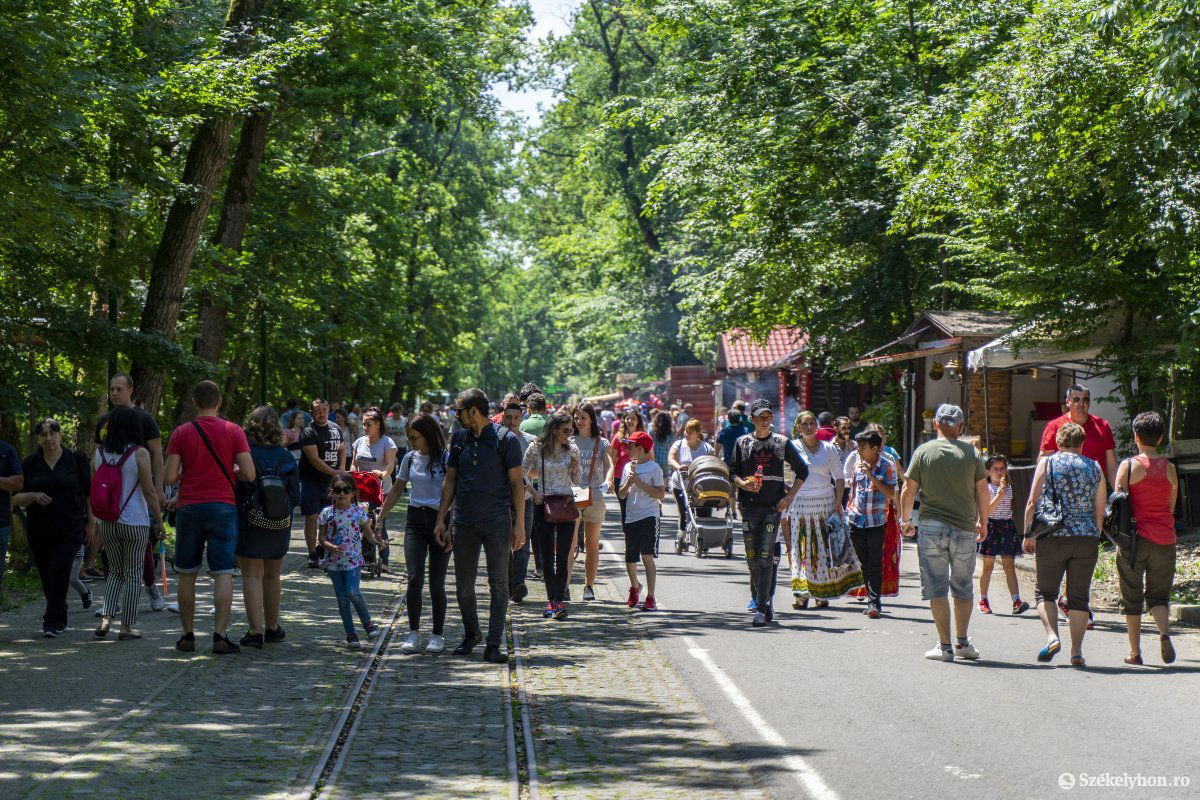 Járhatóbb út. A népszámlálásra vonatkozó törvény módosításainak zöme a kisebbségeknek, így a magyaroknak is kedvez (képünk illusztráció) •  Fotó: Haáz Vince