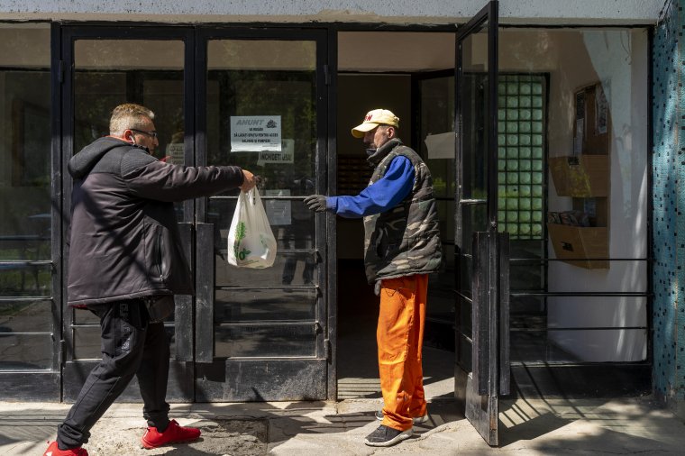 Folytatódik a Meleg ételt a rászolulóknak program