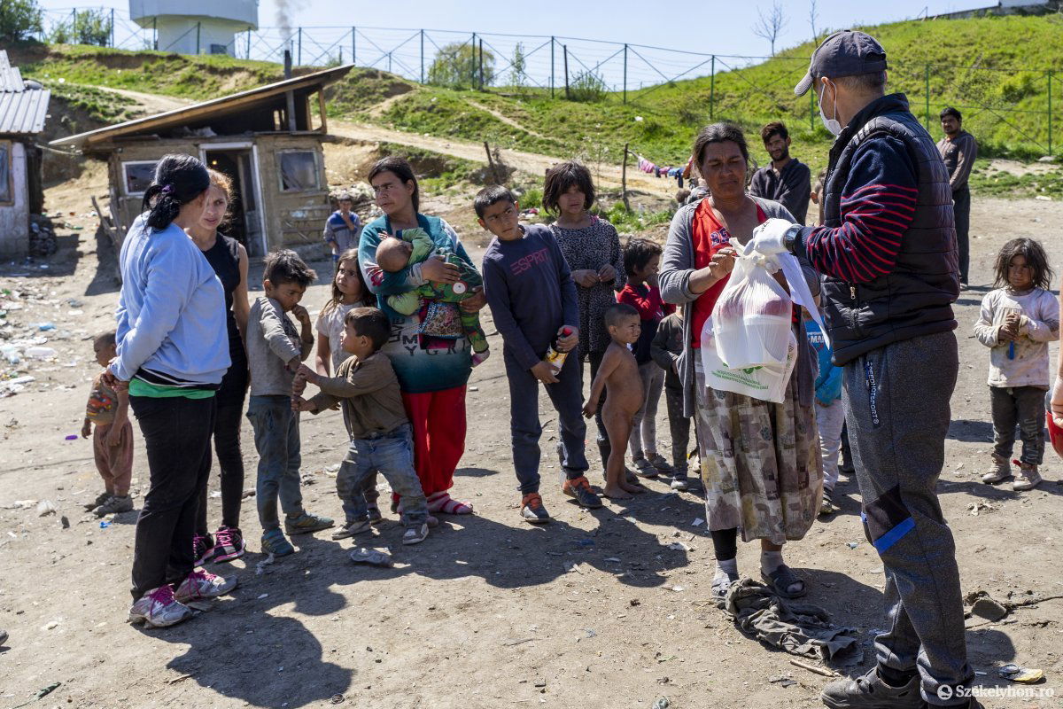 Meleg ebéd a mélyszegénységben élőknek. Napi segítség &bullet;  Fotó: Haáz Vince