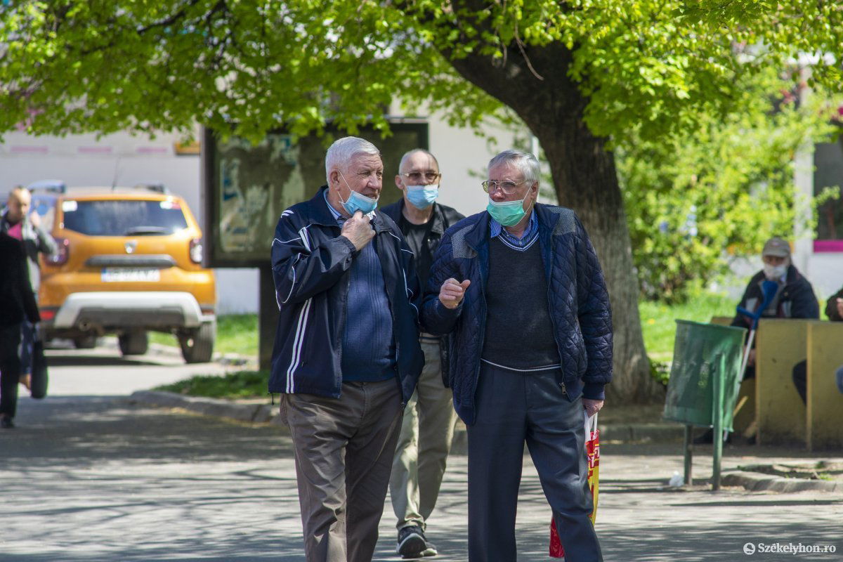 Mellékhatás. A szakember szerint az idősek körében gyakoribb lehet az elkeseredés, az összeesküvés-elméletekre való fogékonyság (képünk illusztráció) •  Fotó: Haáz Vince